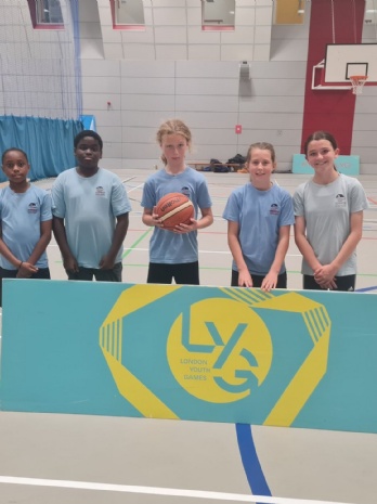 BASKETBALL TEAM REPRESENT TEAM REDBRIDGE AT LYG!