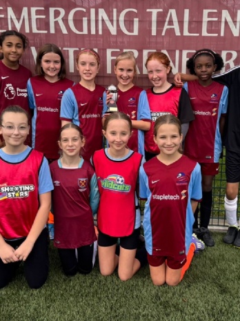 GIRLS FOOTBALL TEAM LEAGUE CHAMPIONS!​​​​​​​​​​​​​​​​​​​​​